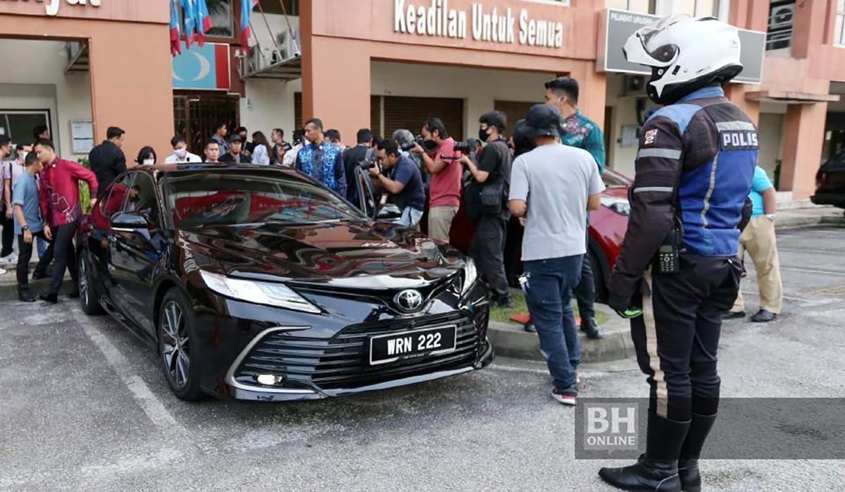 第十任首相取消 Mercedes-Benz S600 订单,认为 Toyota Camry 更适合作为官车!