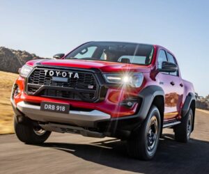 Toyota Hilux GR Sport 澳洲发布：GR 赛道魂套件加持，动力提升至 221Hp+550Nm，越野能力更强！