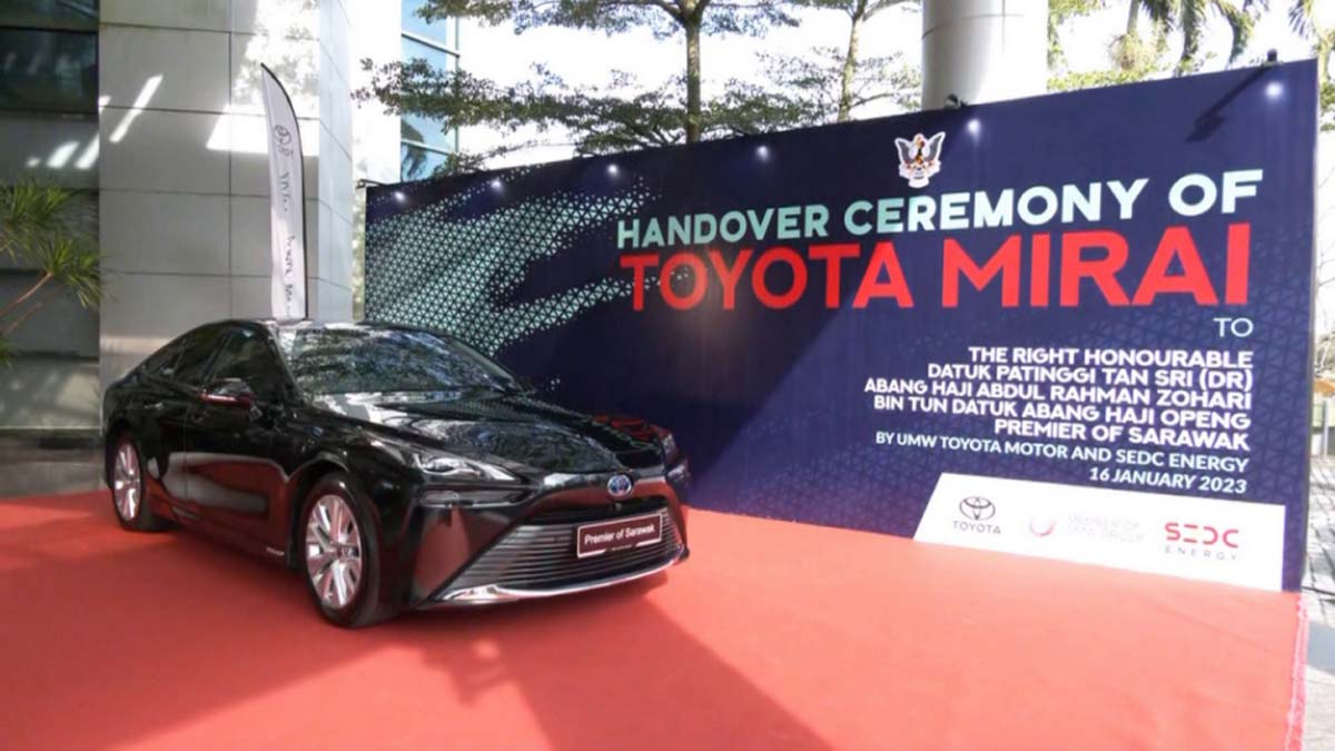 Toyota Mirai 正式移交砂拉越政府：5分钟添满燃料、最大续航642公里！