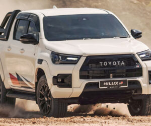 Toyota Hilux GR-S 大马版登场：导入 GR 赛道魂套件，更出色操控表现，售价从 RM 159,880 起！
