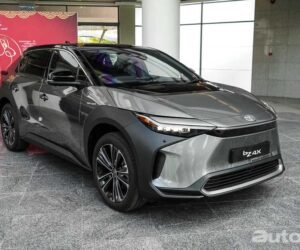 超疯狂优惠！中国经销商推出买 Toyota bZ4X 送 Toyota Vios 优惠来刺激电动车销量。