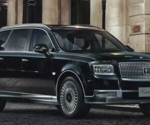 日本 Rolls-Royce Cullinan 驾到！Toyota Century SUV 现身测试，料将成为史上最贵最豪华丰田车款。