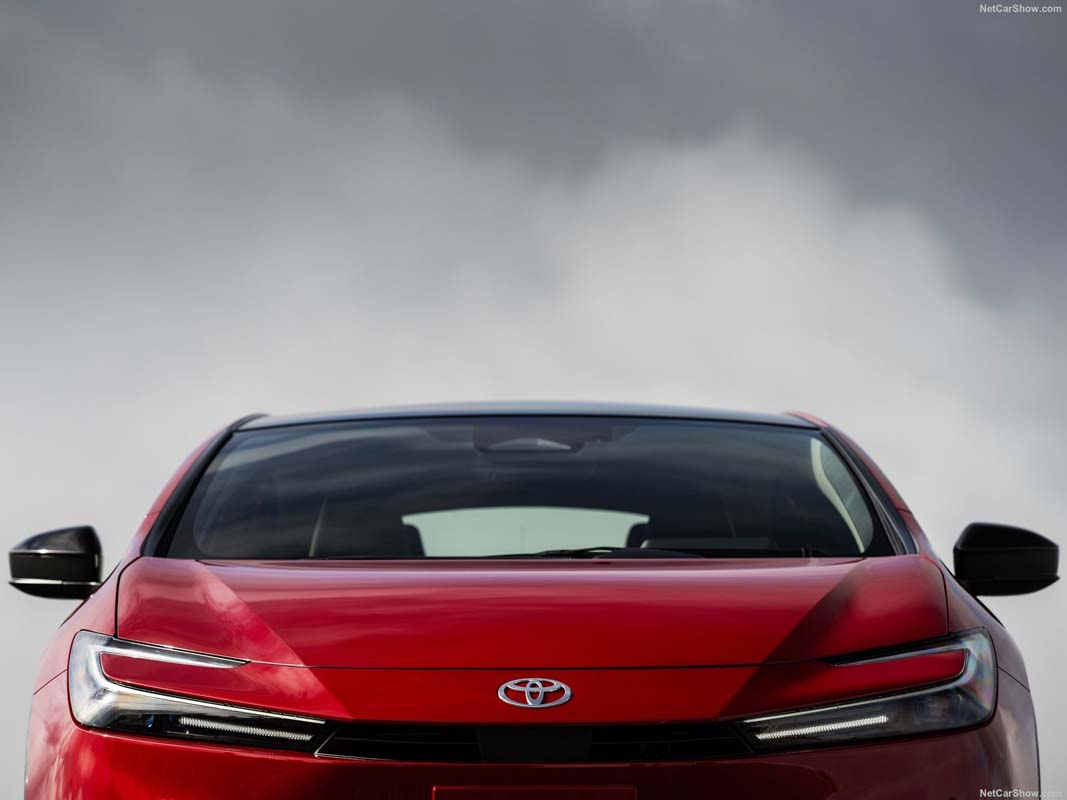 更像电动车的燃油车! Toyota 将开发纯电动续航达到200公里以上的混合动力车款!