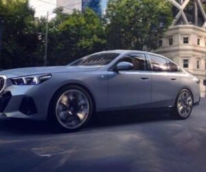 2024 BMW 5 Series 提前曝光：化身更具运动风格的豪华行政房车。