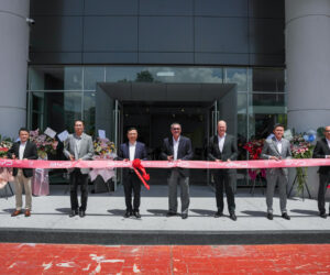 BYD 在巴生谷开设 3 家 3S 中心，并成功邀请比亚迪董事长王传福参与开幕。