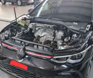 车主投诉 Volkswagen Golf GTI 两个月引擎损坏，原厂更换新引擎给车主！