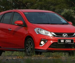 女生嫌弃男友开 Perodua Myvi，认为经理开的 Honda Civic 更有面子。