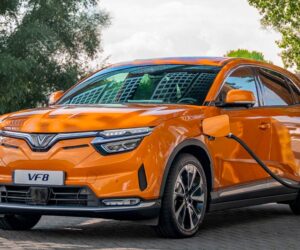 越南车企 VinFast 美国上市首日股价暴涨 270%，市值一举超越 Volkswagen 和 BMW 等传统车企。