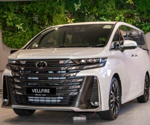 2024 Toyota Vellfire 新加坡发布：仅 2.5L Hybrid 单一引擎选项，当地售价约 RM 1,374,955 起。