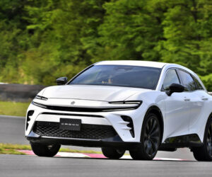 Toyota Crown Sport 登场：2.5L Hybrid 引擎的轿跑 SUV，对手瞄准 GLC Coupe、X4 及 Macan。