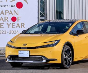 Toyota Prius 荣获日本年度风云车大奖：凭出色性能及操控打动评审，或有望回归大马贩售。