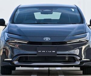 2024 Toyota Prius 现身东南亚：新世代混动最大马力192 Hp、明年上半年正式发布！