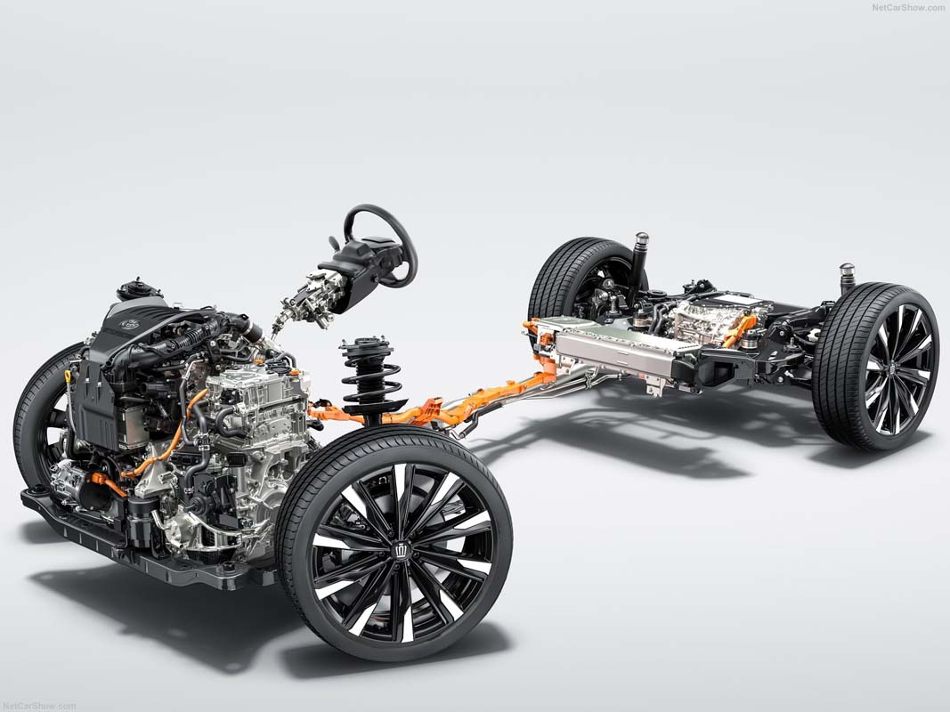 Toyota GR Crown Crossover 渲染图：2.4L涡轮+混动、最大马力或达380 PS！