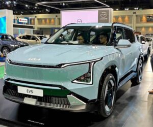 2024 曼谷车展：Kia EV5 泰国上市，对标 Tesla Model Y，主打价格优势，当地开价约 RM 162,000 起。