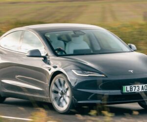 大马 Tesla Model 3 准新车寻找新主人：只开了两个月，里程不到 10,000 km，开价 RM 225,000。