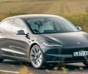 大马 Tesla Model 3 准新车寻找新主人：只开了两个月，里程不到 10,000 km，开价 RM 225,000。