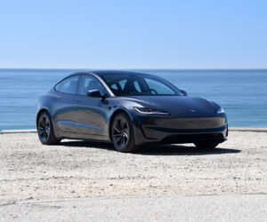 Tesla Model 3 Performance 登场：零百加速 3.1 秒，最远续航 528 km，开价 RM 242,000 起。