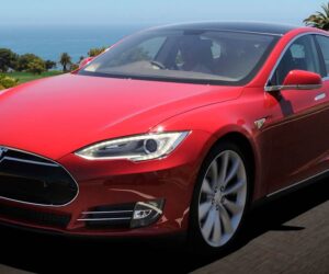 里程比很多油车高！Tesla Model S 达成 2,000,000 km 累计行驶里程，已更换第 4 套电池组及第 14 具电机。
