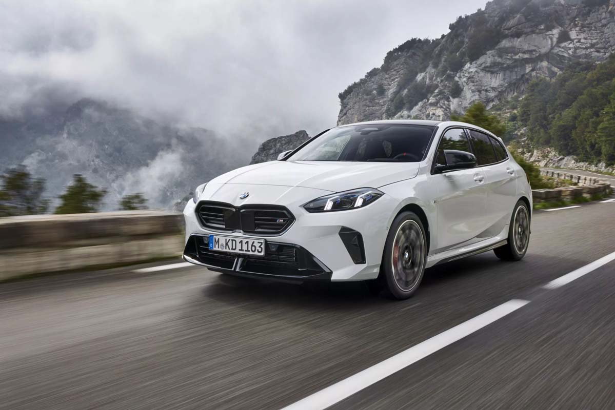 2025 BMW 1 Series 正式发布:超前卫外观设计、保留2.0L高功率涡轮引擎!