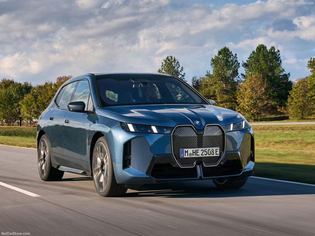 2025 BMW iX 正式发布:新外观设计更科幻、WLTP 续航超过700公里!