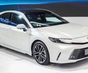 Toyota Camry 在2024年依旧卖出580,000辆，我国提供两种车型可以选择