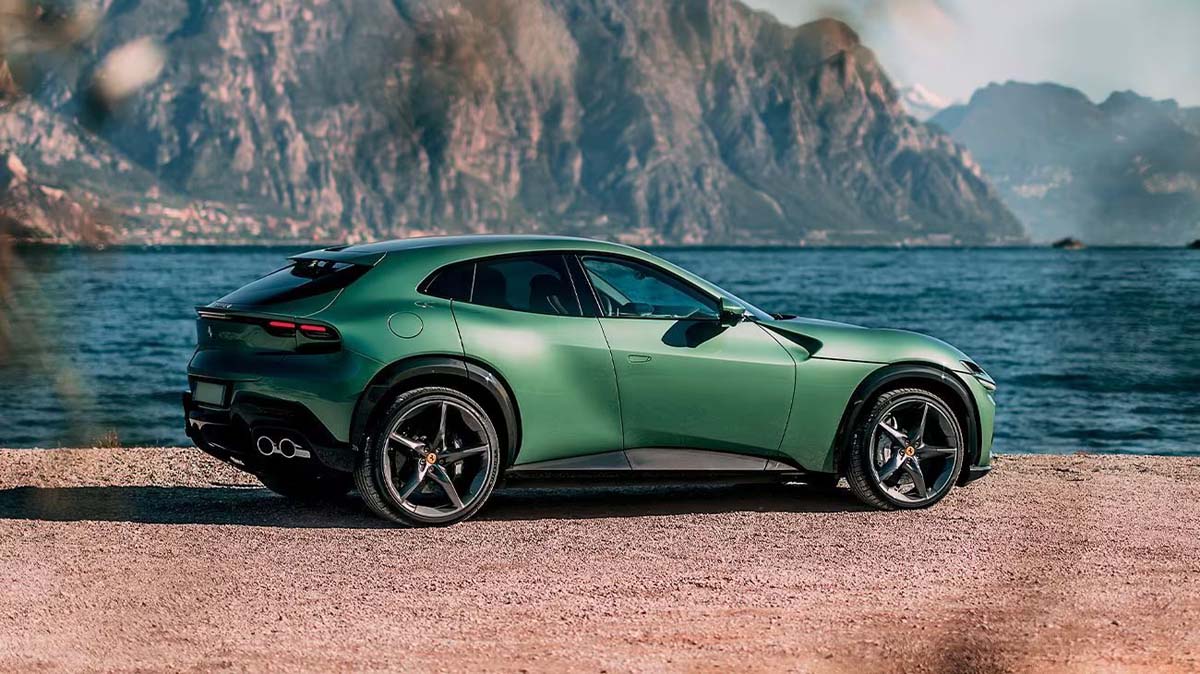 法拉利中国晒出绿色 Ferrari Purosangue 暗讽 Xiaomi YU7 抄袭？