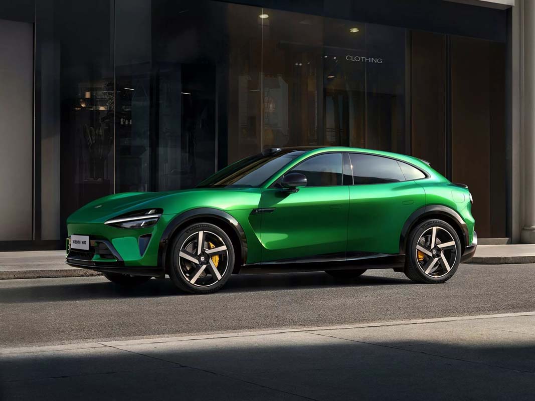 法拉利中国晒出绿色 Ferrari Purosangue 暗讽 Xiaomi YU7 抄袭？