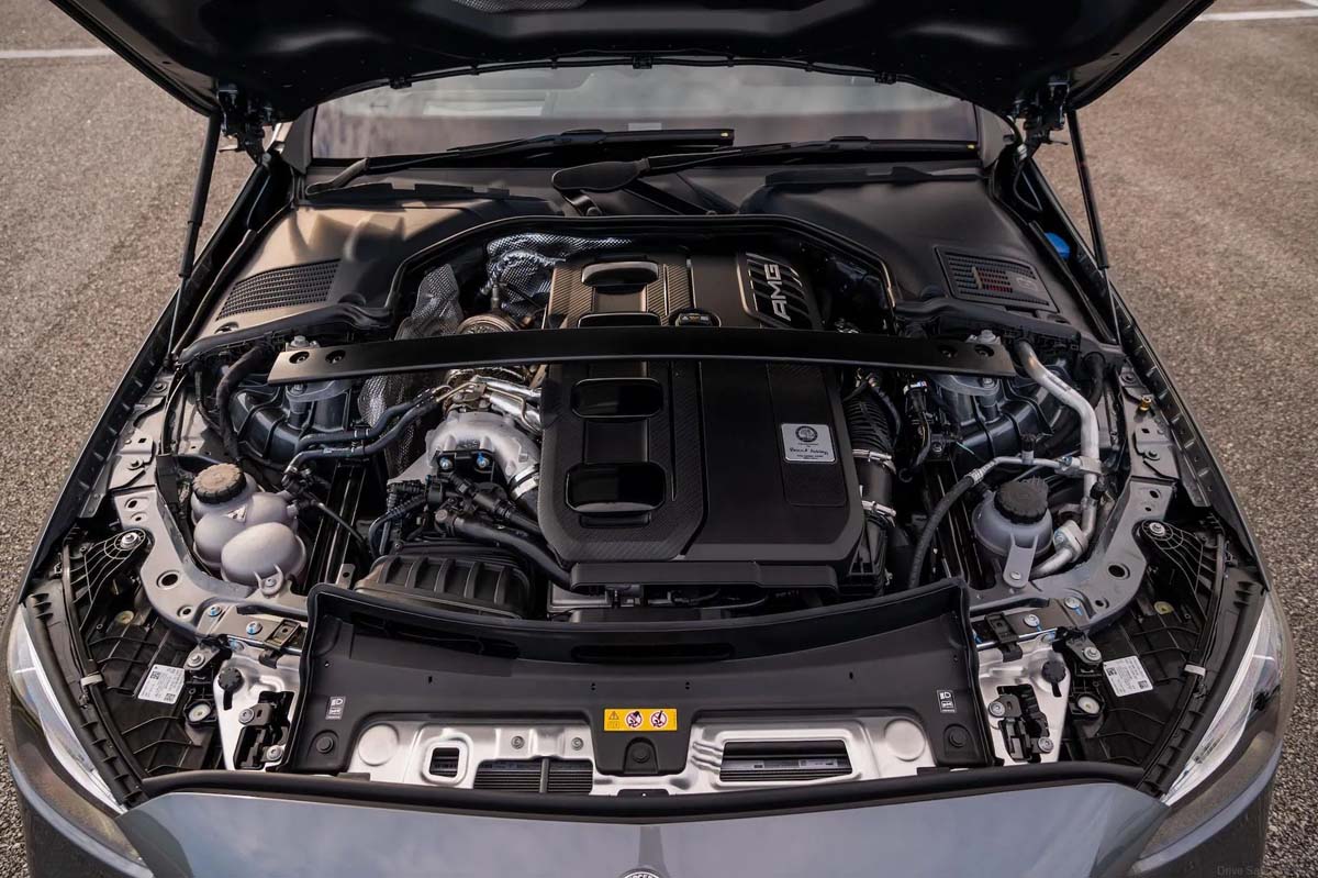 Mercedes-AMG C43 4Matic:2.0L的一人一机,大马市场可以买到“最便宜”的AMG!