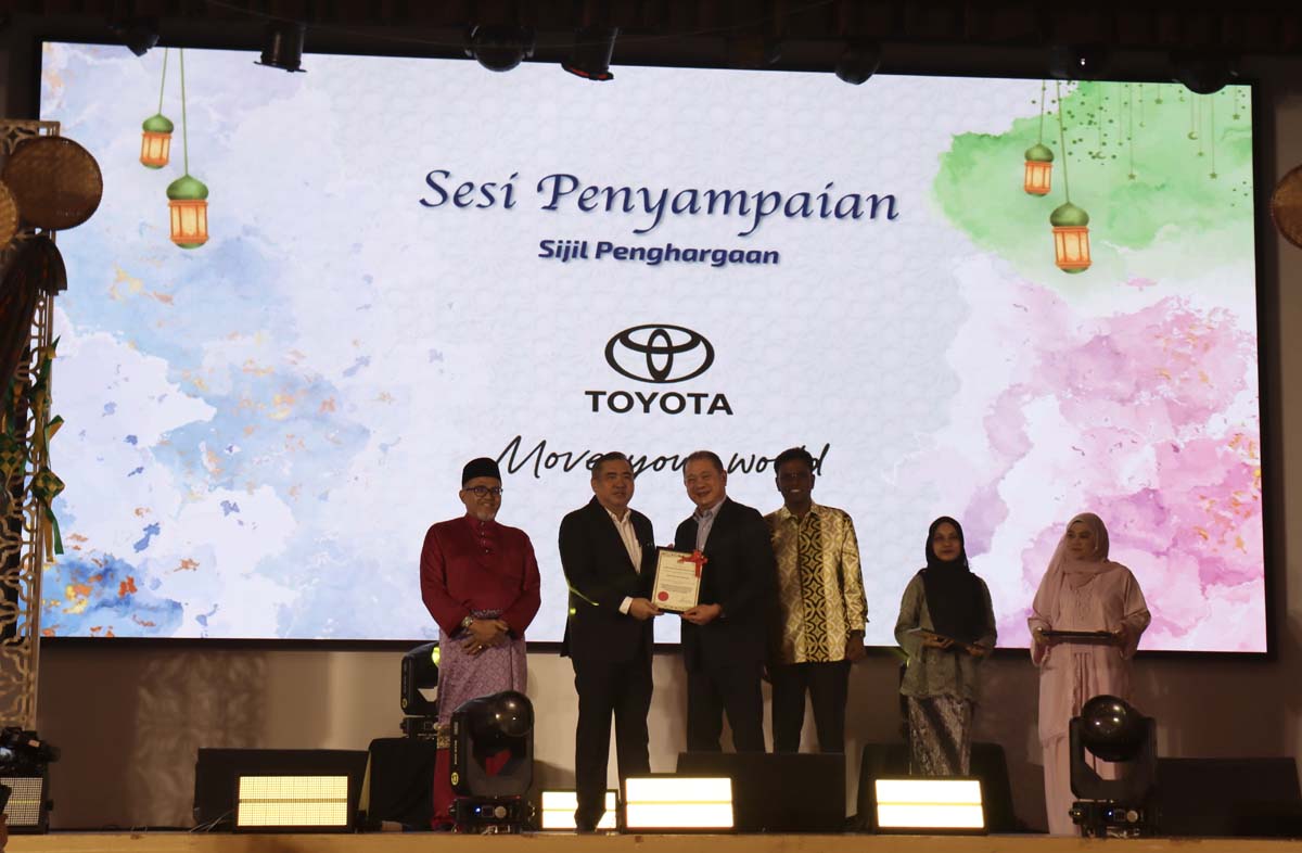 UMW Toyota 配合政府低碳策略、移交旗下纯电/混动车款予交通部！