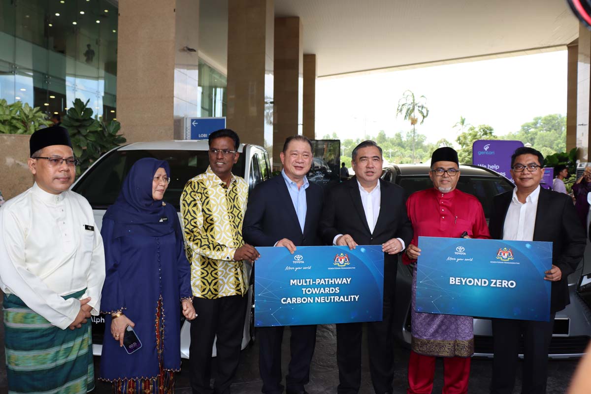 UMW Toyota 配合政府低碳策略、移交旗下纯电/混动车款予交通部！