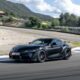 Toyota GR Supra Final Edition 实车图：终极版牛魔王马力提升到441 Hp、仅限量300辆！ Toyota GR Supra Final Edition 最近在欧洲市场粉墨登场，这辆车在全球只有限量300辆（欧洲150辆），整体不管是在悬吊、刹车和动力部分都有比较强的升级，欧洲版本车型的马力更是达到441 Hp，极速也可以达到275 km/H！ 首先，A90 Final Edition 在动力系统上下足了功夫——在原厂 340 DIN Hp 的基础上，通过优化进气路径、低背压催化器以及专属 ECU 调校，让引擎在各转速区间都拥有更迅猛的加速反应；同时，新增的曲轴箱导流板保证高 G 力下油路稳定，配合加强版水箱加强散热及更大尺寸的差速器风扇，即便在连续赛道驾驶，也能保持动力持续输出。 制动与操控方面，TGR 直采自 GT4 赛用平台的 KW 可调避震系统（16 段回弹、12 段压缩可调），搭配更粗壮的防倾杆、加厚前下摆臂衬套和底盘加强拉杆，底盘刚性进一步提升；轮胎尺寸前后分别升级为 19 寸／20 寸 轮圈，前轮宽度增大 10 mm 并选用 Michelin Pilot Sport Cup 2 超高抓地胎，配合微调前后外倾角，弯中支撑与路感直达。 外观上，Final Edition 在 standard 版基础上额外装配了 碳纤维鸭尾扰流板、前翼子板风翼、以及更高的前唇导流片，营造更强下压力与视觉侵略性；一体式双泡顶盖依旧延续经典，更有助于降低风阻。排气系统方面，采用 Akrapovič 钛合金尾段，不仅大幅减轻重量，其声浪更充满金属质感，听觉+视觉双重刺激。 驶入车舱，你会发现两张 RECARO Podium CF 全框式座椅包裹感极强，Alcantara® 座垫与红色安全带让氛围更具战斗气息；中控与门板处加入膝部护垫设计，细节之处彰显 TGR 对竞速座舱的人体工学考量。 作为 GR Supra 车系的“绝唱”，A90 Final Edition 汇聚了从 Nürburgring 赛道一路淬炼而来的赛道技术，也将 TGR 在全球 GT4、Super GT、NASCAR 等赛事的实战经验全数注入量产车。限量 300 辆，同时兼顾日常与赛道的多面性，让每一位驾驶者都能在油门和弯道间体会到前所未有的纯粹驾驶乐趣。若你心中也住着个“牛魔王”，这台终极版 GR Supra，绝对是无法抗拒的终极诱惑。