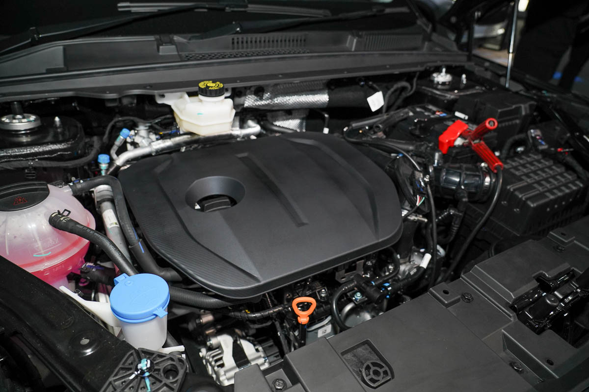 2025 JAECOO J5 现身大马：1.5L涡轮引擎+Multilink 后悬吊、预计售价RM 120,000起！