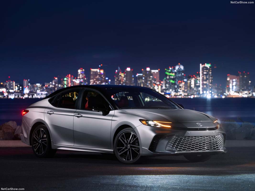 Toyota 承诺继续推出四门轿车、Camry 和 Corolla Sedan 都会继续供应市场!