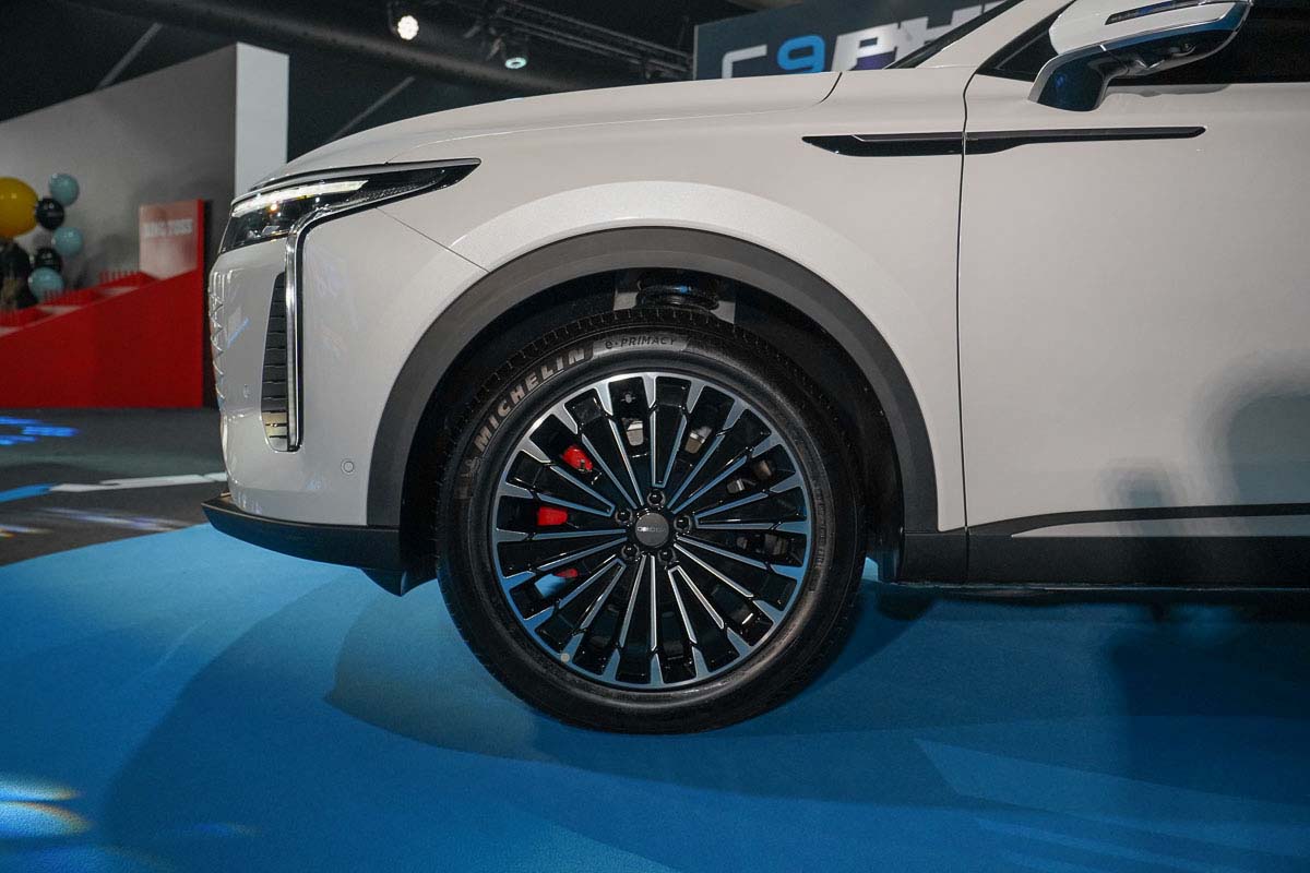 Omoda C9 PHEV 大马开放预订：1.5 Turbo PHEV 系统输出605 PS/915 Nm，预计售价RM 220,000！