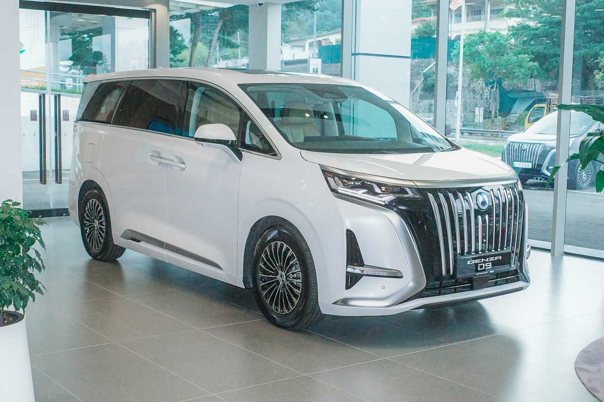 BYD Malaysia 庆祝累计销量突破 20,000 台，现选择 DENZA D9 将可以享有价值 RM5,000 的专属礼包！