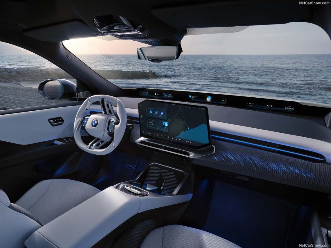 Mercedes-Benz 总设计师:Audi 内装设计过时、BMW 内装设计让驾驶者分心