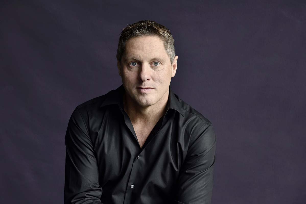 Mercedes-Benz 总设计师:Audi 内装设计过时、BMW 内装设计让驾驶者分心