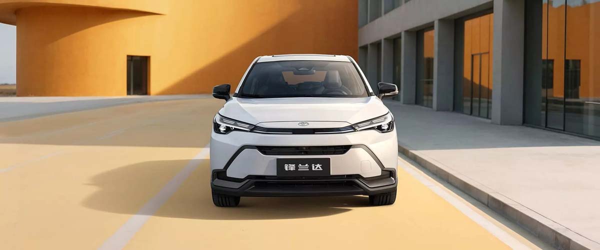Toyota Frontlander 小改款中国登场：更换超大荧幕、外观设计也更新！