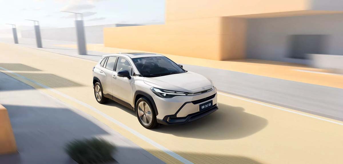 Toyota Frontlander 小改款中国登场：更换超大荧幕、外观设计也更新！