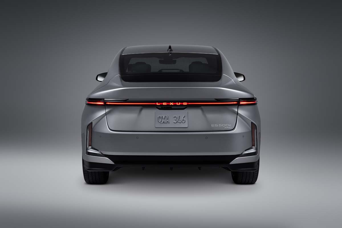 2026 Lexus ES 日本登场:混动/电动双动力选项、日系前卫轿车来了!