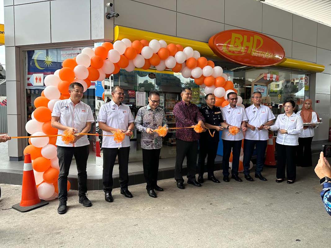 BHPetrol 敦拉萨镇油站以新形象隆重开幕