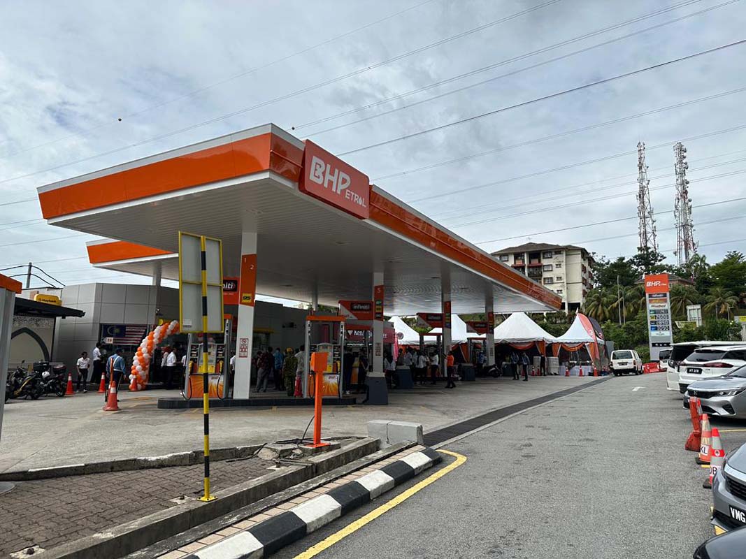 BHPetrol 敦拉萨镇油站以新形象隆重开幕