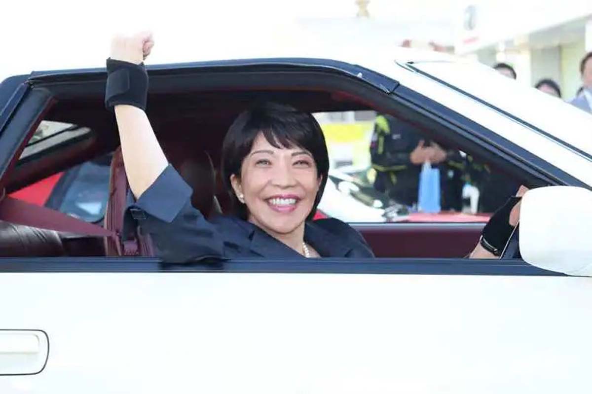 日本新任女首相居然是 JDM 粉丝,并且拥有一台 Toyota Supra A70!