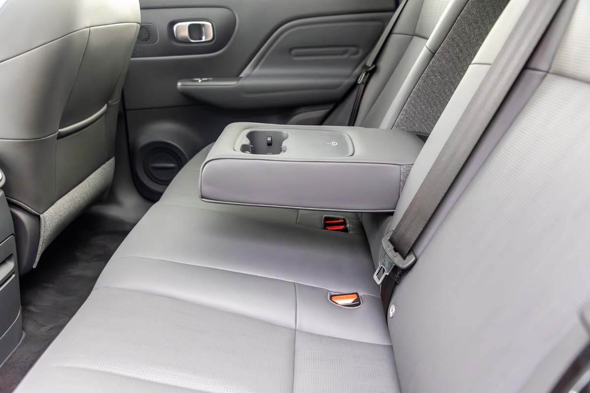 2025 Leapmotor B10 正式发布:WLTP 续航达 434 km、售价 RM 108,500 起!