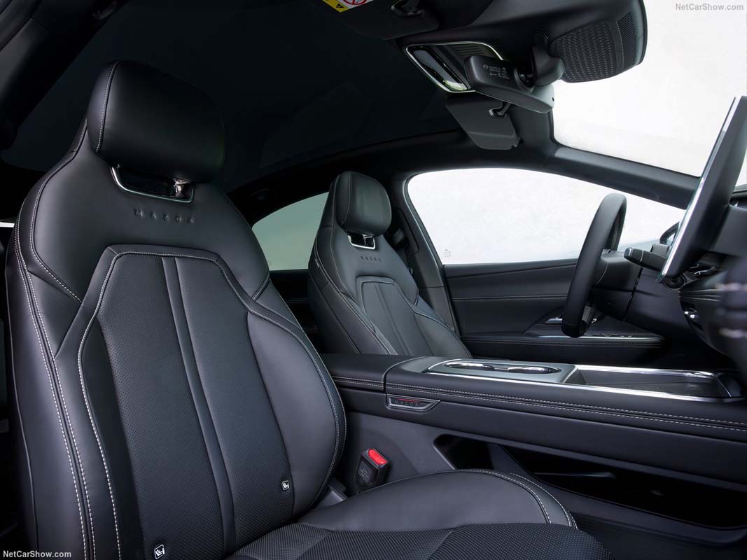 Mazda 6e 泰国首秀:纯电 D-Segment 轿车目前已经获得了超过 1,000 张订单!