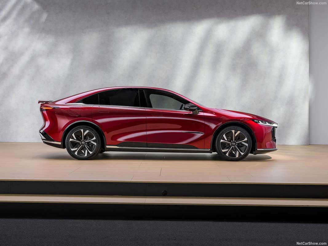 Mazda 6e 泰国首秀:纯电 D-Segment 轿车目前已经获得了超过 1,000 张订单!