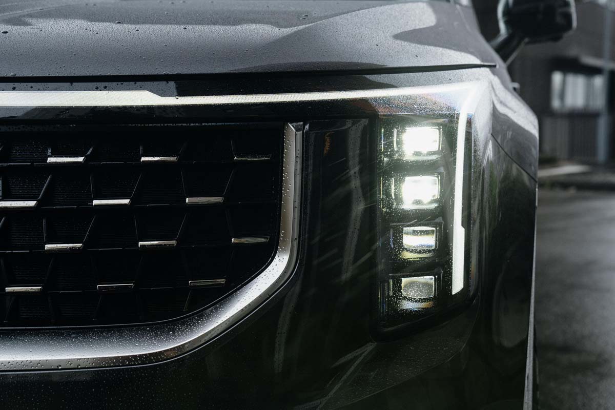 Kia Carnival 小改款预告登场，或追加全新 1.6L Turbo HEV 引擎！