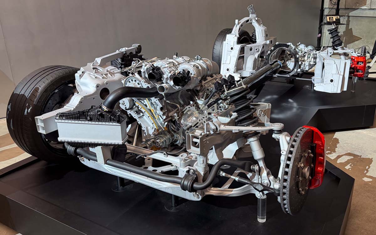 Toyota G40E-GTE 引擎：新一代超跑使用的混合动力 V8 双涡轮引擎！