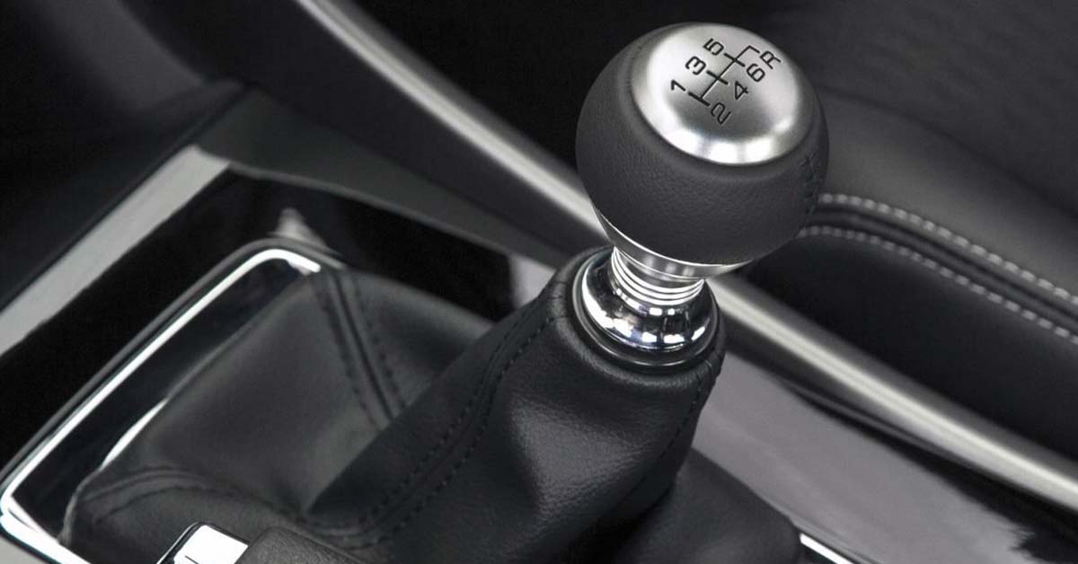 偷车贼试图偷窃一辆 Nissan Altima ，但是因为不会开手排所以无法把车开走