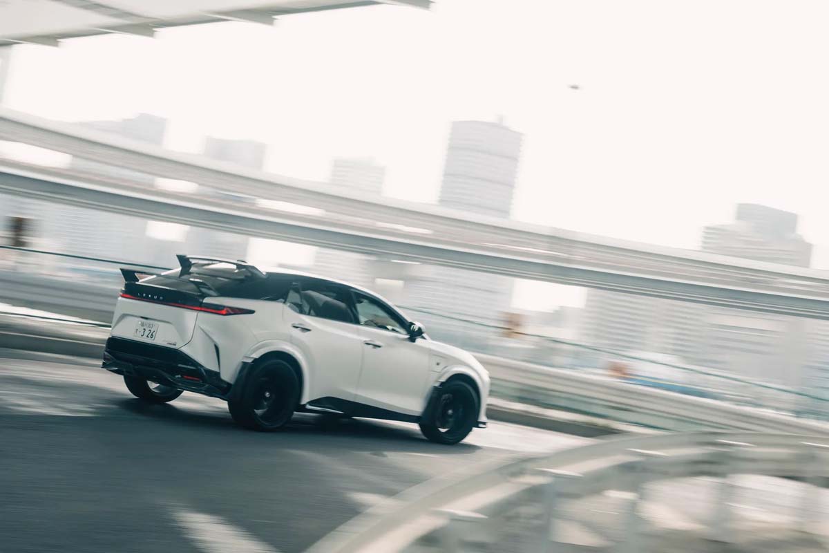 Lexus RZ600e F-Sport Performance 日本发布：线控方向盘+换挡黑科技，日本最强电动车来了！